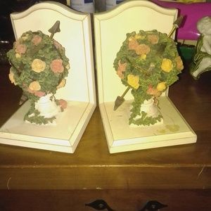 Cute bookends (will be cleaned before sent